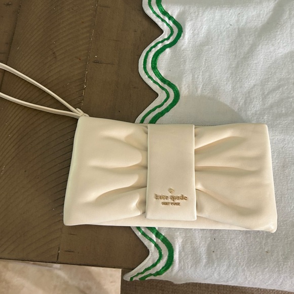 Kate Spade Ivory Millie Bow Medium Wristlet - Picture 2 of 4
